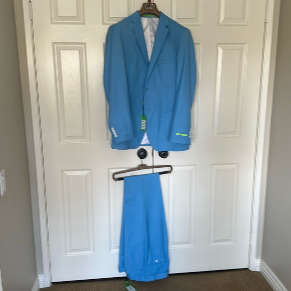 Salvatore men’s light baby blue suit